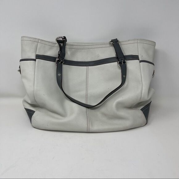 Coach Pleated Gallery Tote White Gray Leather C1093-F14673
Purse - Picture 2 of 11